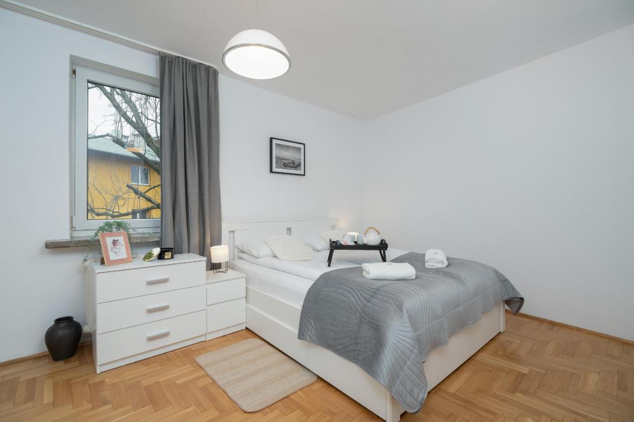 Jozefinska Apartment With Balcony Cracow By Noclegi Renters Krakow Exterior photo